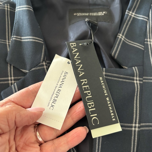 NWT Banana Republic Women's Navy
Windowpane Plaid Blazer W/Bell sleeve Size 16 - Picture 8 of 15